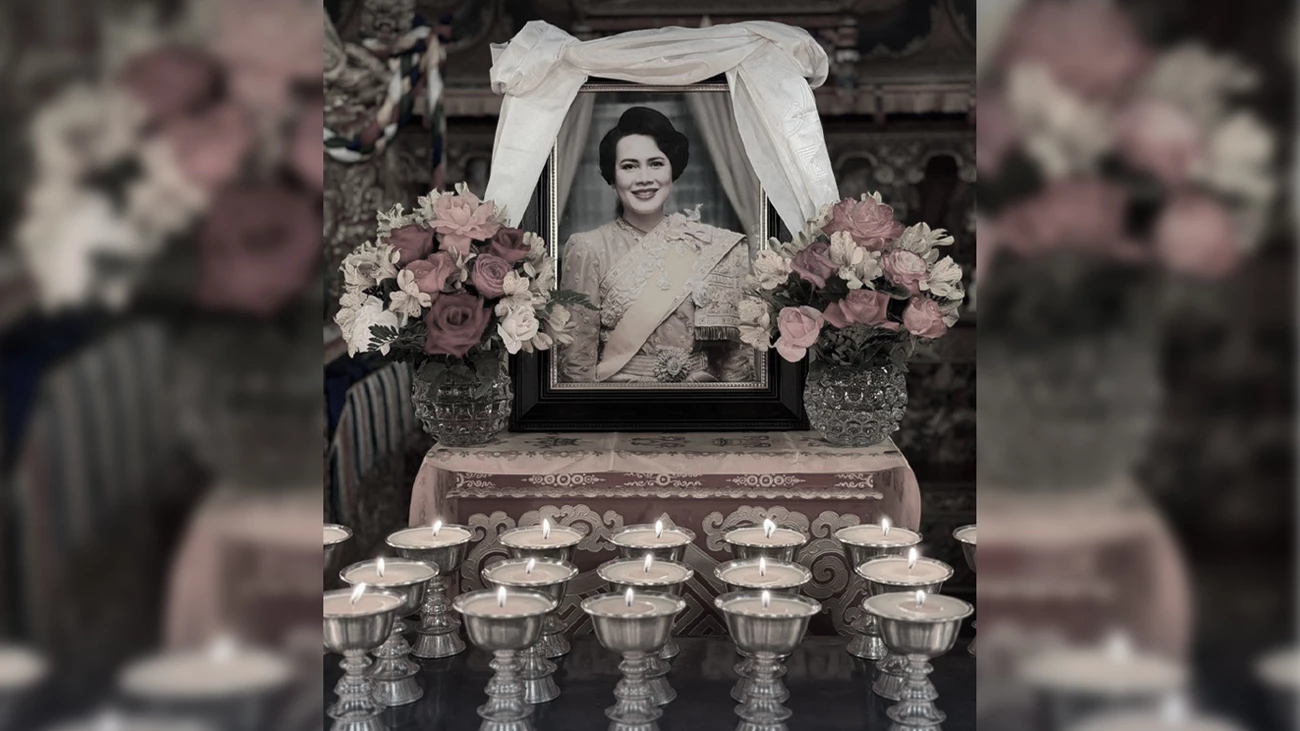 Raja Bhutan Nyalakan Seribu Lilin untuk Hormati Mendiang Ratu Sirikit Thailand